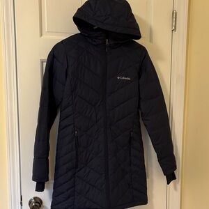 Columbia Women’s Mid-Length Puffer Coat. Navy. Size Small. Omni-heat lining.